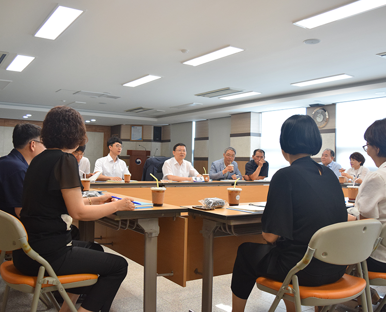 곽유석 전북지방병무청장은 조직 내 소통과 협업의 문화를 정착하기 위해 직급별 소통 간담회를 개최했다.(7월 4일, 청사 대회의실)