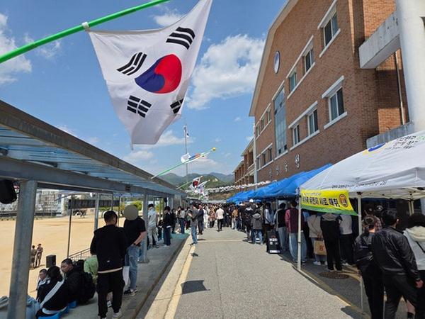 2025년 21사단 현역병 입영문화제 현장('25.4.28.) 관련이미지입니다.