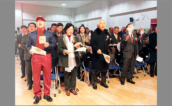 사회복무요원들의 자긍심 제고와 정체성 확립 등 성실복무 분위기 조성을 위해 새 제복 발표 행사를 개최, 사회복무요원가를 함께 불렀다. (12월 7일, 사회복무연수센터 대강당) 