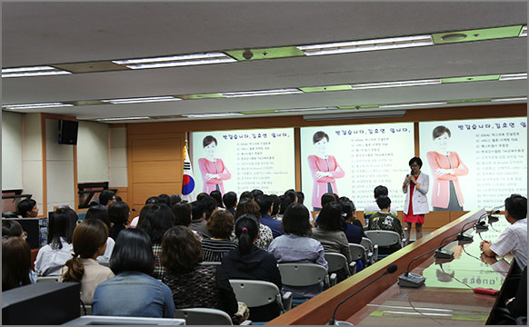 한국능률협회 컨설팅 전문 강사를 초청하여 상담원별 통화 내용을 모니터링, 장단점을 파악하고 상담스킬 향상을 위한 교육을 실시했다. (10월 19일, 대회의실) 