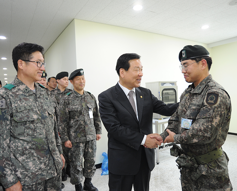 기찬수 병무청장은 육군 제72사단 동원훈련장을 방문하여 입소한 동원훈련 예비군들을 격려했다. (5월 28일, 육군 제72사단 동원훈련장)
