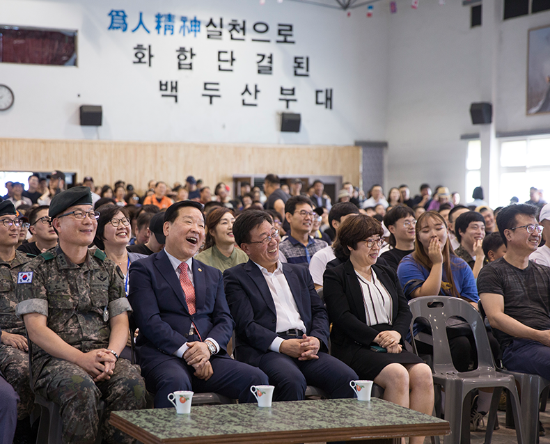 기찬수 병무청장은 강원도 양구군 21사단 신병 교육대에서 열린 현역병 입영문화제에 참관해 입영장정을 격려했다. (9월 10일, 21사단)