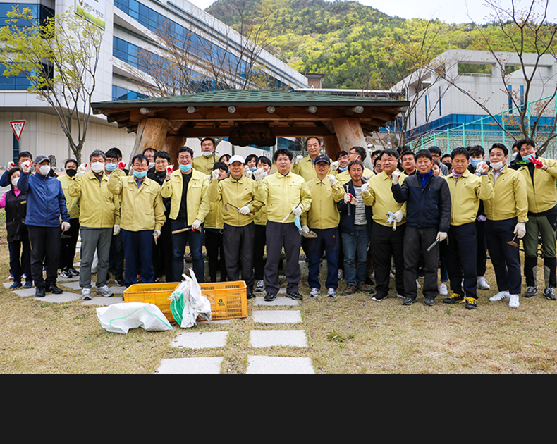 사회복무연수센터는 환경보전 의식제고 및 쾌적한 환경 조성을 위한 주변 환경 개선 등 자체 식목 행사를 실시했다. (4월 22일, 사회복무연수센터)