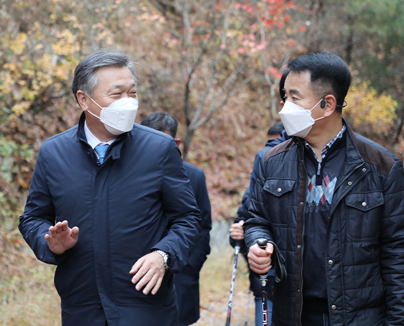 복무지도관 소통간담회
                    정석환 병무청장은 국립대전숲체원에서 진행된 사회복무요원 복무지도관 힐링프로그램에 참석해 복무지도관과 소통하고, 격려하는 시간을 가졌다. (11월 10일, 국립대전숲체원)
                   