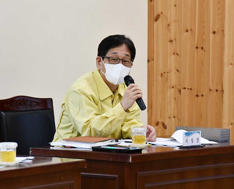 군장병 감사편지 전달 오찬석 경기북부병무지청장은 육군 제5사단을 방문하여 군장병 감사편지 보내기 캠페인을 통해 접수된 감사편지 약 2천여통과 위문품을 전달했다.(11월 19일, 5사단)