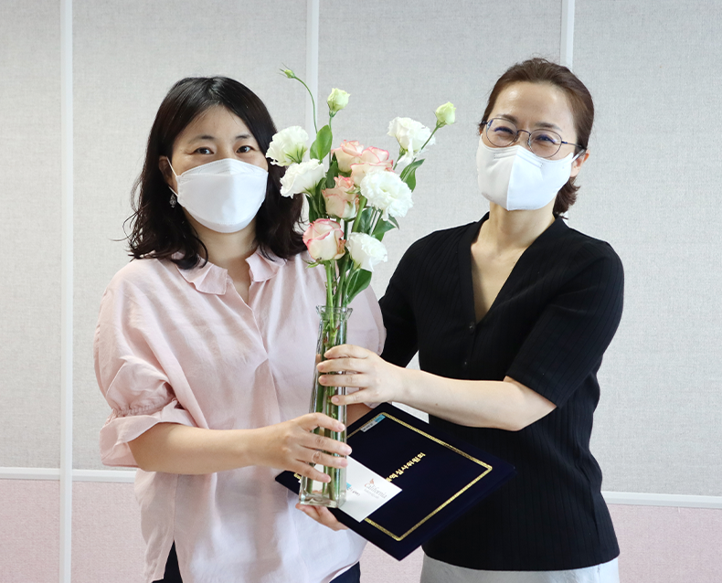  제 1회 My-Job Idea 경진대회 개최
                    우수 아이디어 발굴로 제안활성화 문화조성을 위해 우수 직원을 표창했다.
                    (6월 22일, 대체역심사위원회)
                   