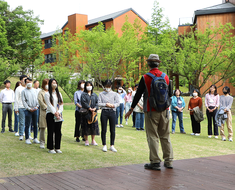 대전숲체원에서 스트레스 해소를 위한 숲체험 및 트레킹을 했다. (5월 11일, 국립대전숲체원)
                   