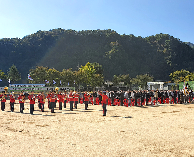 육군 제12사단 현역병 입영문화제 
                    육군 제12사단 신병교육대(강원도 인제군)에서 입영의무자와 동반가족을 위하여 민․관․군이 함께하는 현역병 입영문화제를 개최했다. (10월 11일, 육군 제12사단)
                   