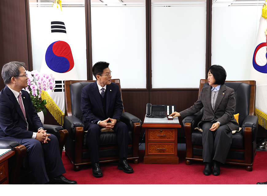 홍소영 병무청장은 정부대전청사에서 병역진로설계 활성화를 위해 업무협약을 체결했다.