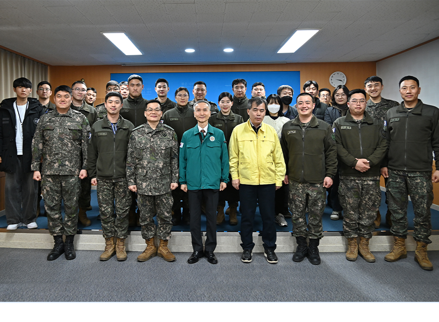 강원지방병무청은 관내 주요 병력동원소집부대 동원담당관이 참석한 가운데 동원소집 제도의 검토·보완을 위해 ‘2025년 병력동원발전 지역별 회의’를 개최했다.
