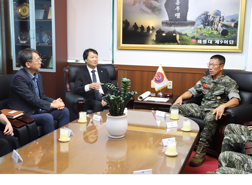 이진우 제주지방병무청장은 해병대 제9여단과 해군 기동함대사령부를 방문해 국방 병력동원의 내실화를 위한 상호 협력 강화 등 병무행정 현안에 대해 논의했다.