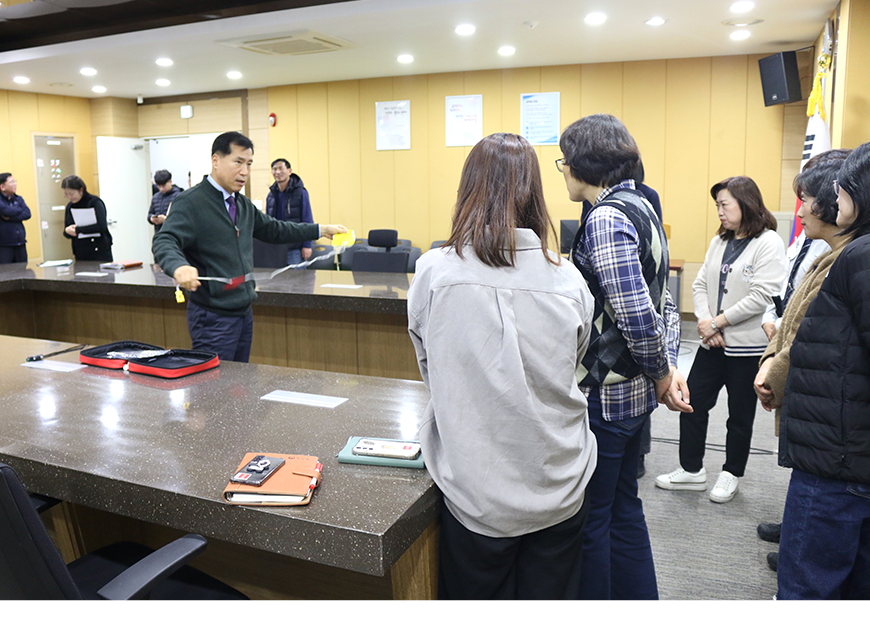 중앙병역판정검사소는 전문응급처치 강사인 홍성휘 소장 지도하에 응급처치 교육을 실시했다.