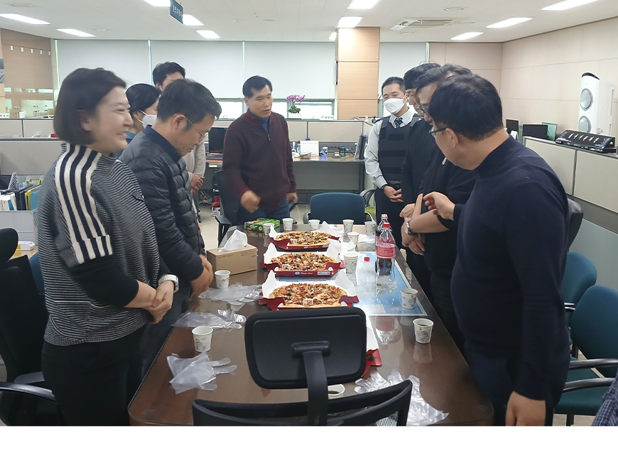 홍성휘 중앙병역판정검사소장은 한 해 동안 수고한 직원들과 소통하며 격려하는 시간을 가졌다.