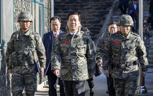 병무청장 감사편지 행사장으로 이동하는 모습